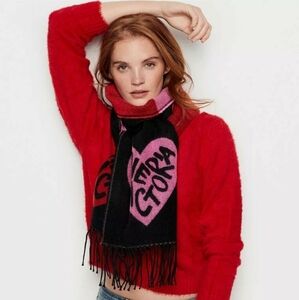 Victorias Secret Scarf LOVE Victoria Heart Angel Collection ♥️🖤🩷